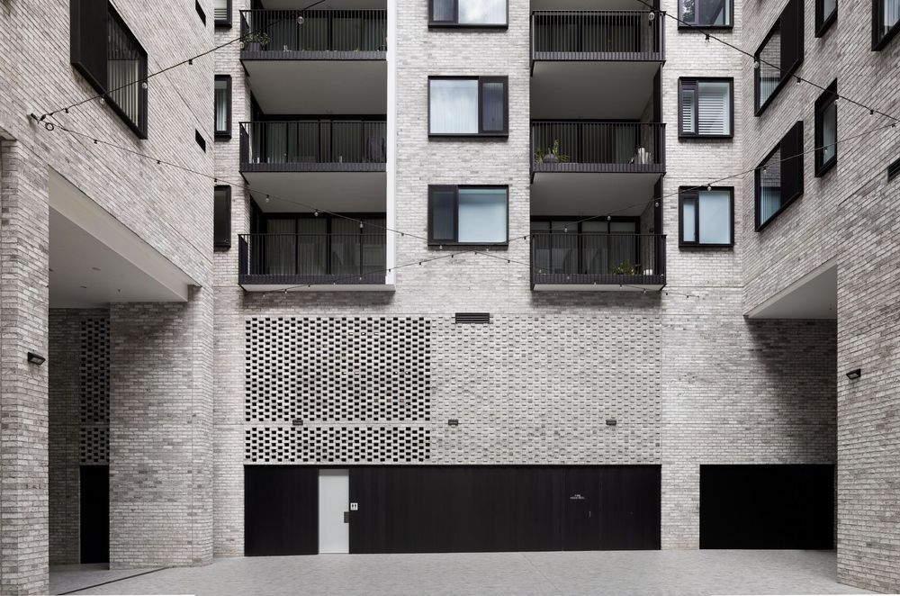 Whitton Lane by DJRD Architects in association with JCB Architects and Hutchinson | Photography by Luke Butterly