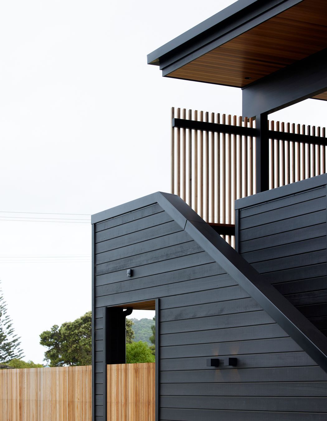 “Something I always like to do is have the stairs that link straight to the front deck. In that coastal environment, it’s nice when a lot of people walk and bike, you bump into each other and have spontaneous conversations, and you can just say to pop up,” says Brendon.