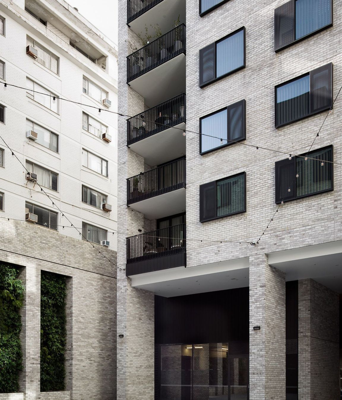 Whitton Lane by DJRD Architects in association with JCB Architects and Hutchinson | Photography by Luke Butterly