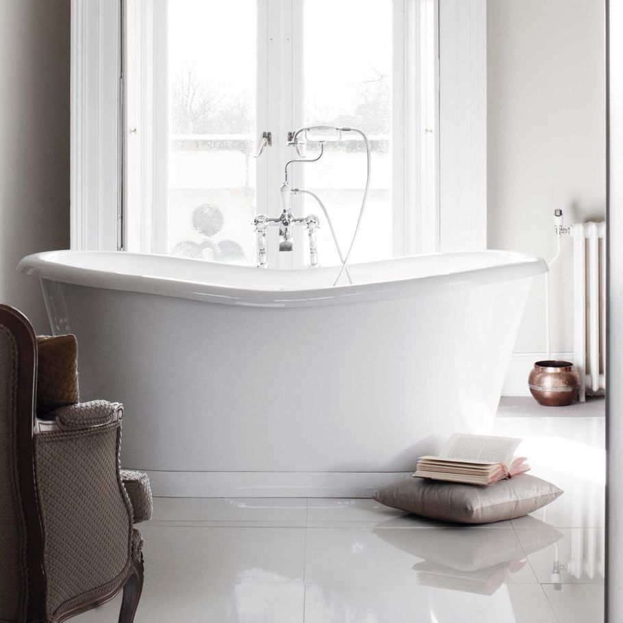 Bath vs shower: water usage, cleanliness and other FAQs