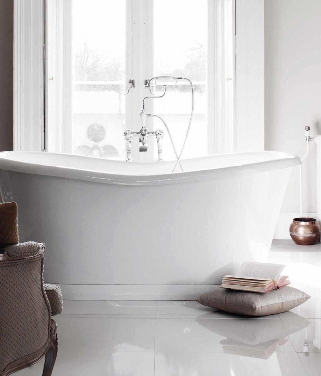 Bath vs shower: water usage, cleanliness and other FAQs