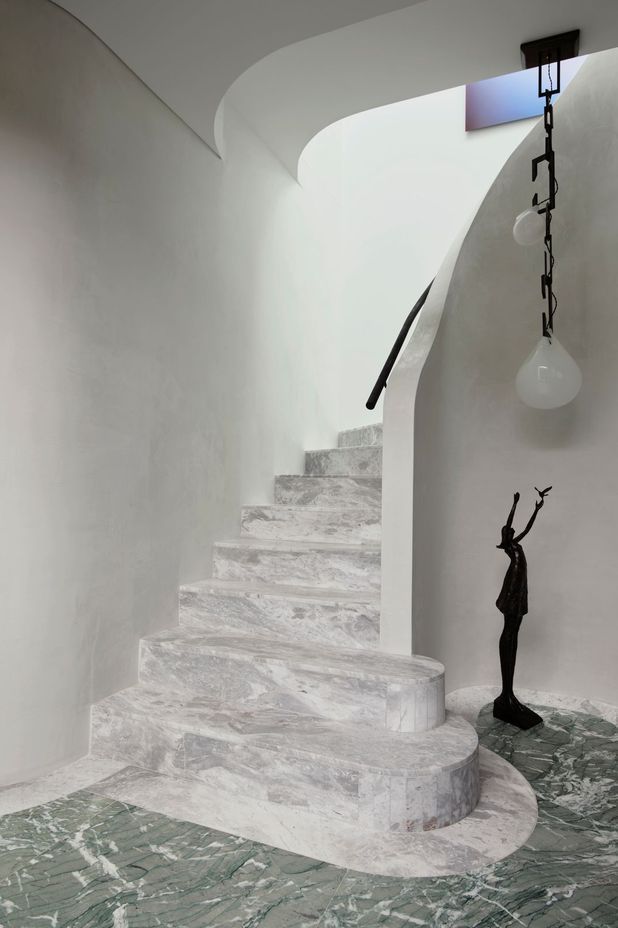 Mirror Image by Smac Studio and Van Rooijen Meyers Architects | Construction by Airth Building | Styling by Clare Delmar | Photography by Anson Smart