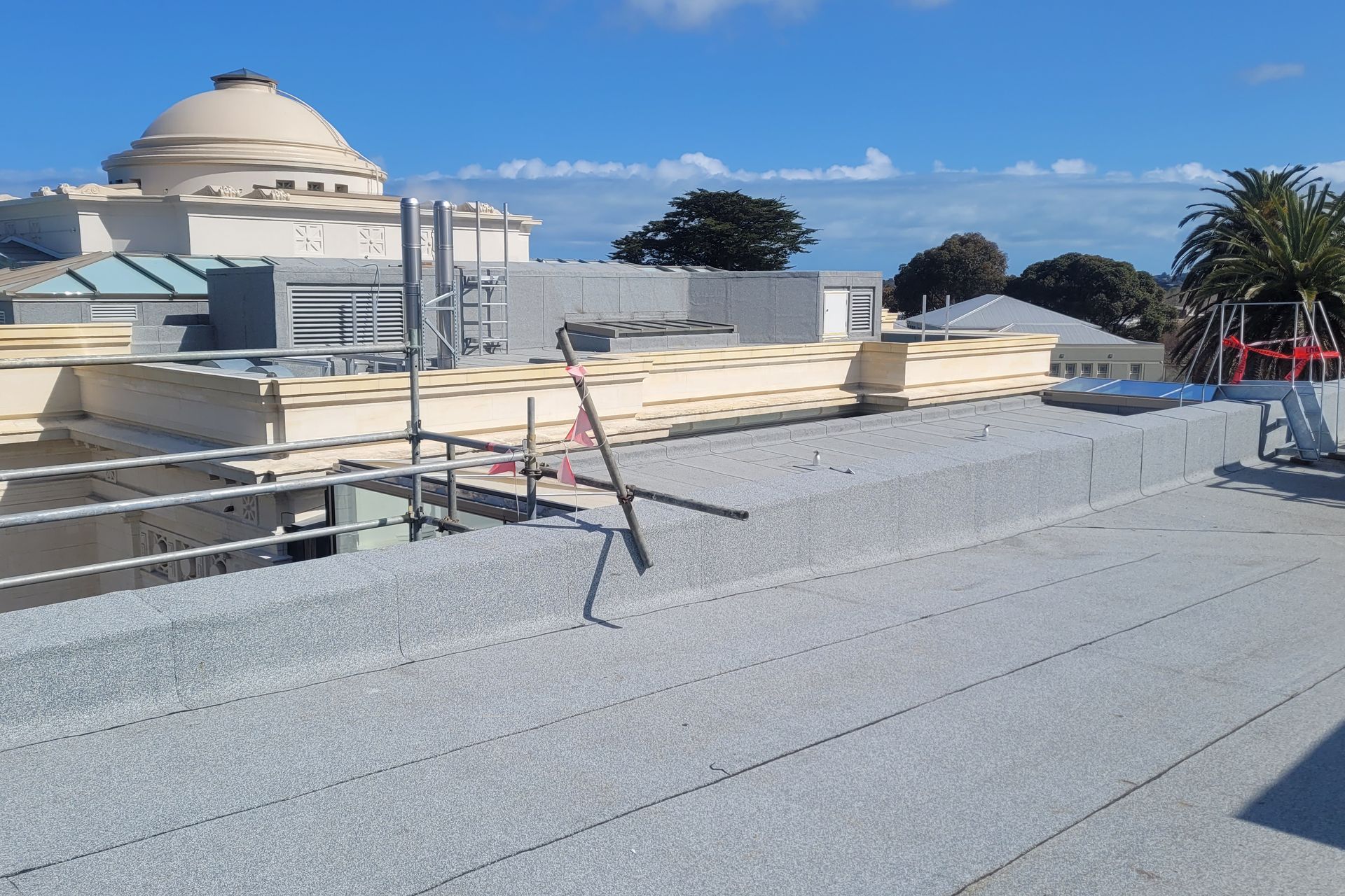 Equus Soprema DUO system is considered to have a durability of 35 years in New Zealand, with minimal maintenance required. Already familiar with the product, Warren and Mahoney specified it for this important project.