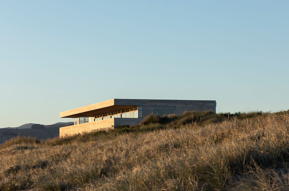 In this environment, it was important for the building to complement the natural surrounding elements.