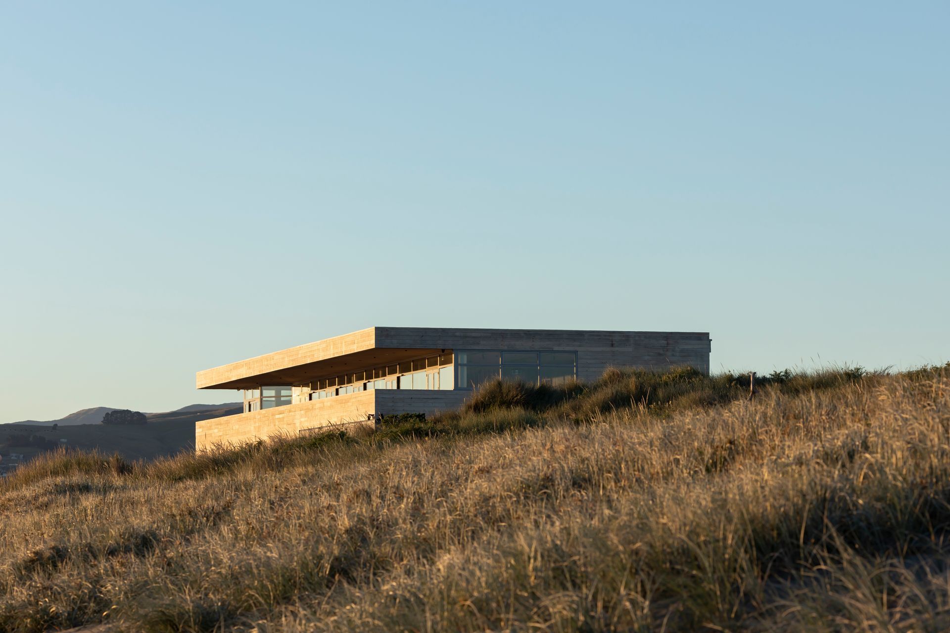 In this environment, it was important for the building to complement the natural surrounding elements.