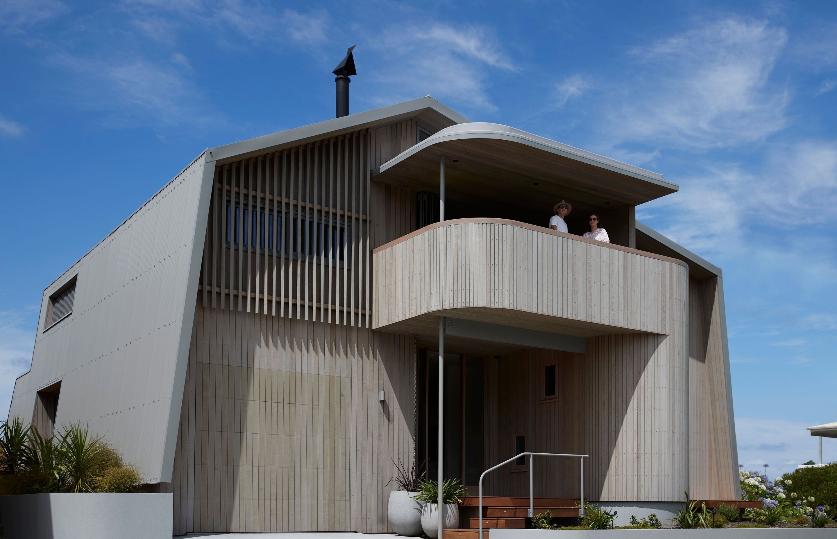 The western elevation of Tent House, a contrast to the more quiet eastern side. | Photographer: Jackie Meiring