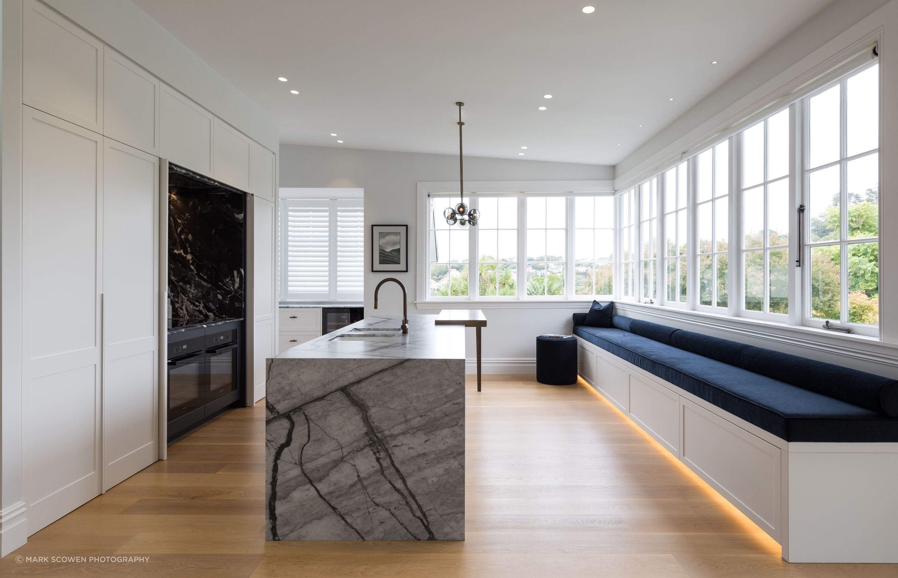 Katie enjoys the search for marble and stone. “You never know what might be there. Because it’s forever changing, there’s never going to be the same one again.” The bench seating makes the most of the long narrow room and the abundance of natural light.