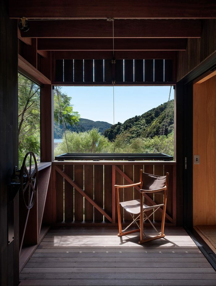 The scent of locally sourced totara and macrocarpa permeates the interior spaces.