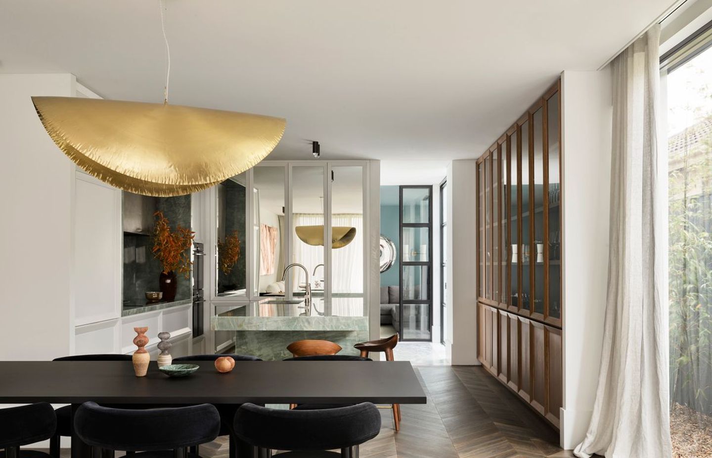 Mirror Image by Smac Studio and Van Rooijen Meyers Architects | Construction by Airth Building | Styling by Clare Delmar | Photography by Anson Smart