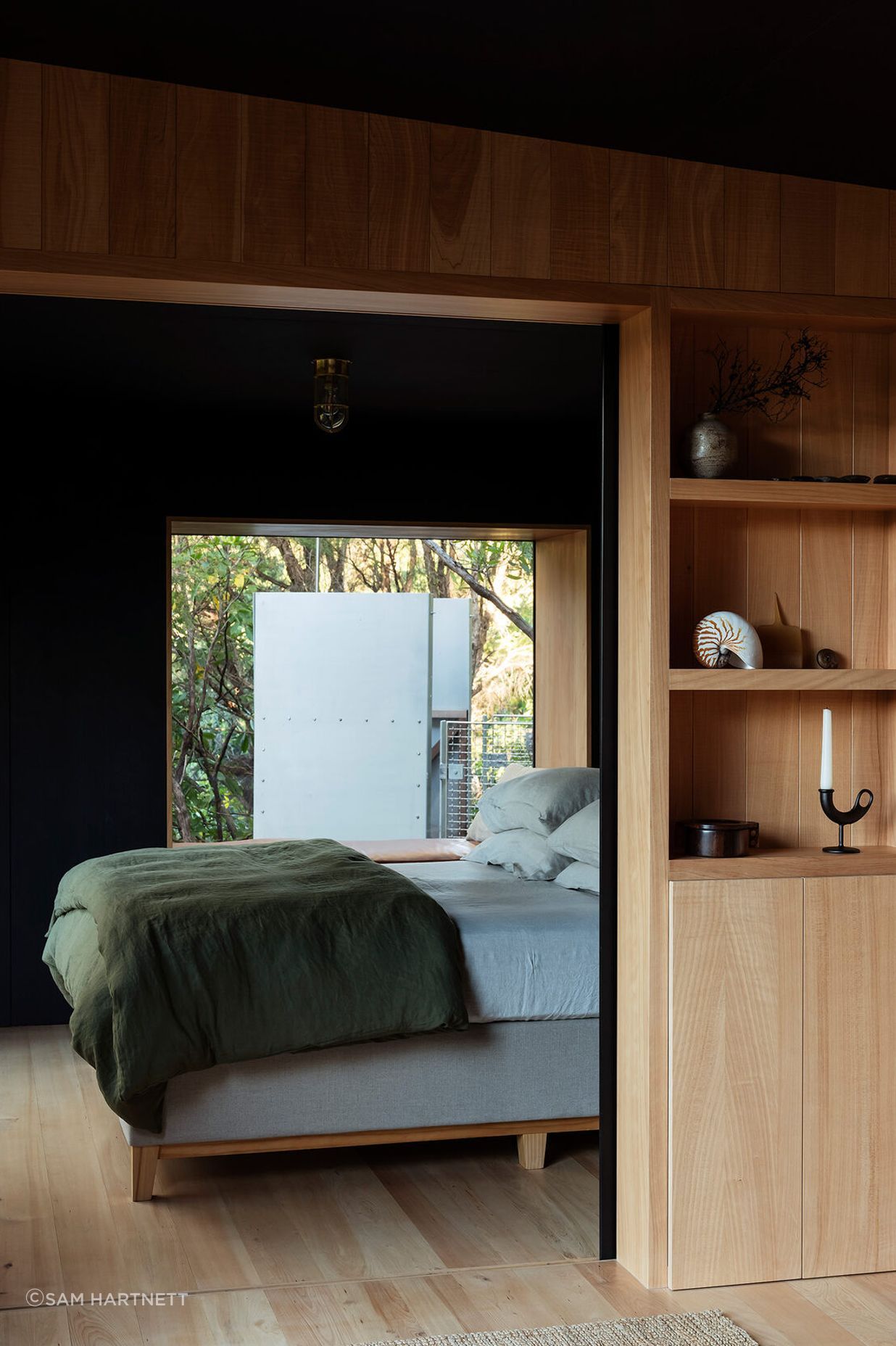 Spaces can be connected and separated by a series of well-placed sliding doors.