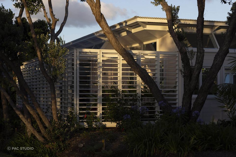 The passive design principles of sun-shading and high-performance thermal materials make for a wonderfully temperate home in harmony with the elements.