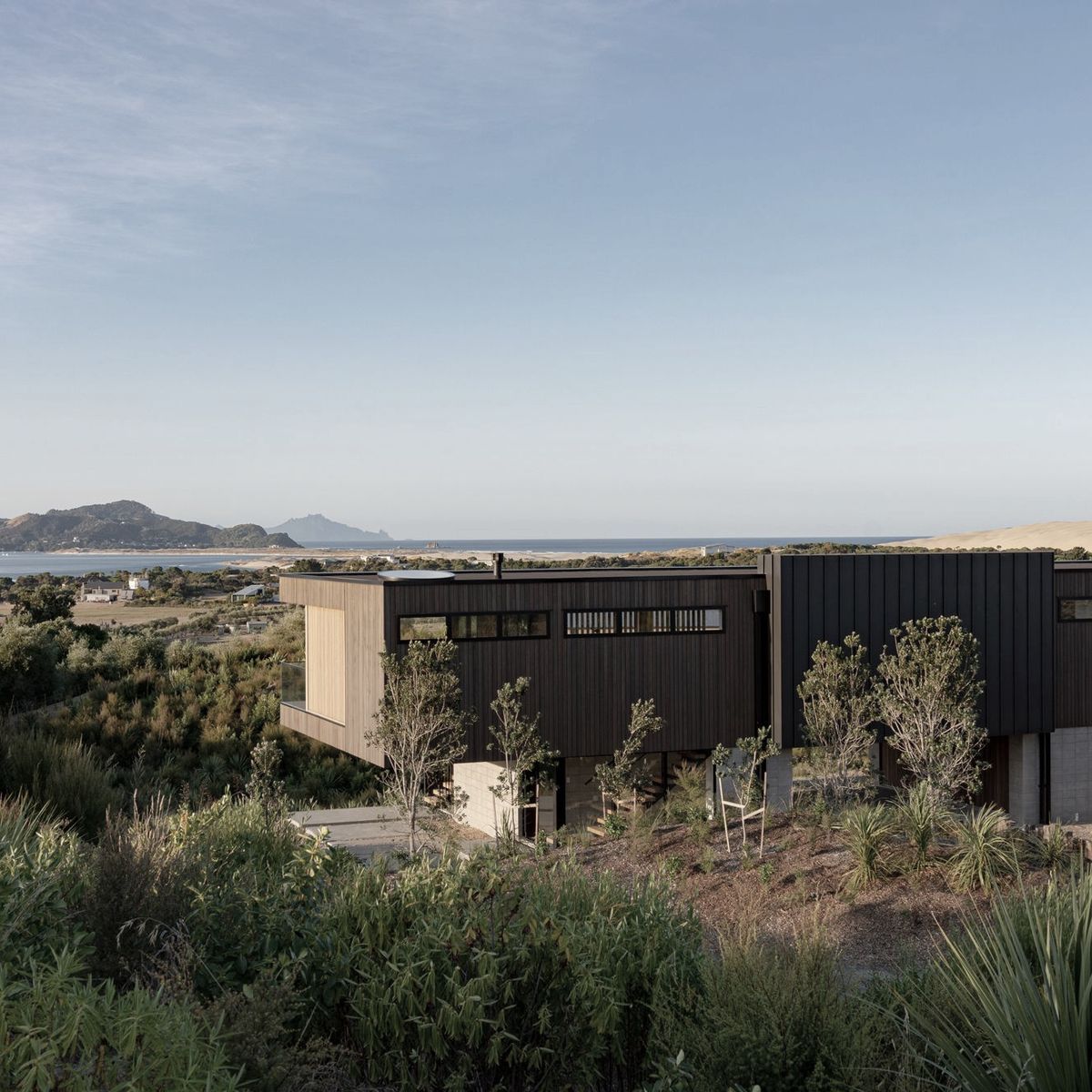 A cedar-clad coastal retreat celebrates modernist design