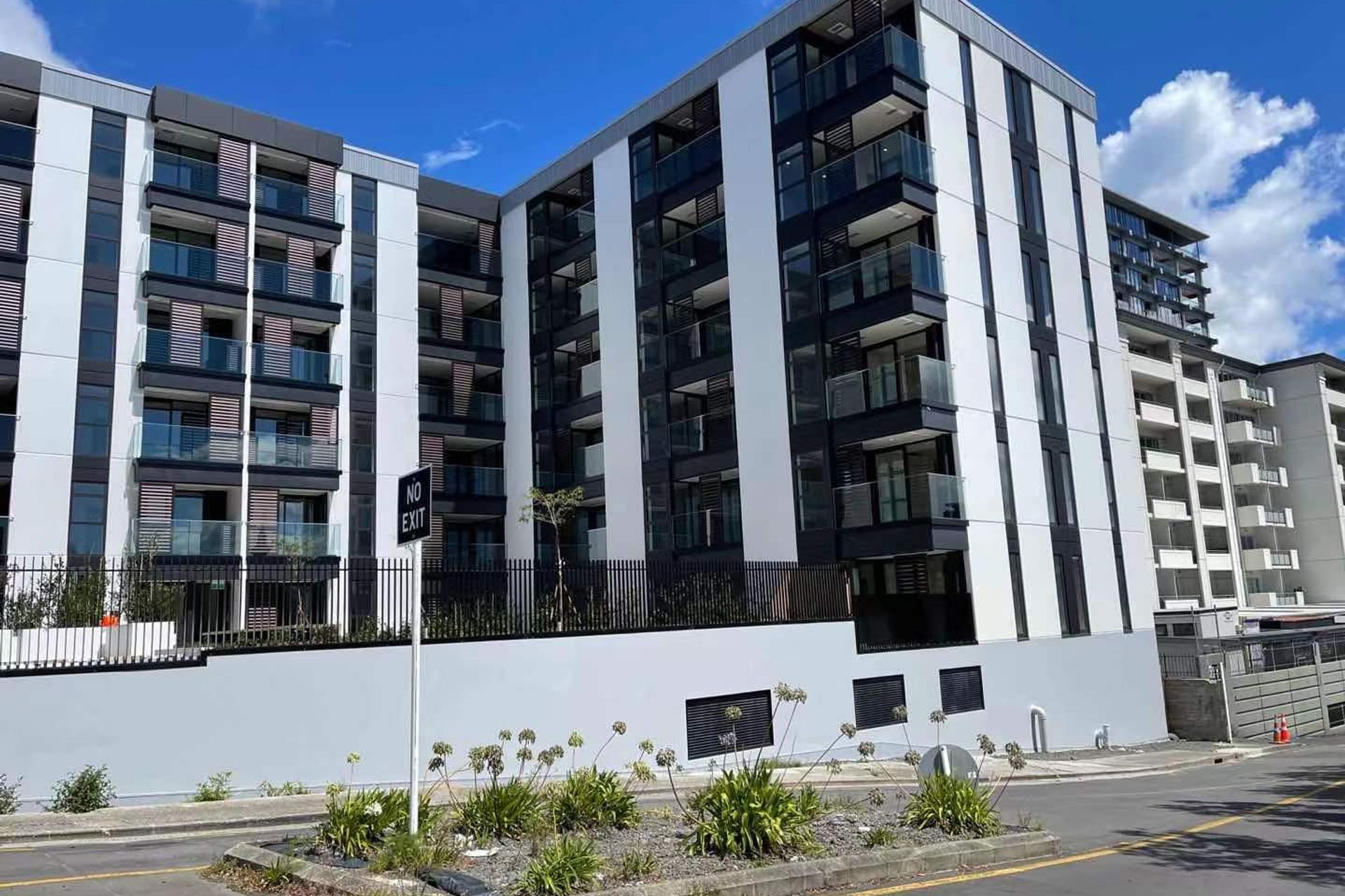 Another Central Auckland project, Neo Apartments offers residents a slice of inner-city life with the retreat and solace of a luxury apartment.
