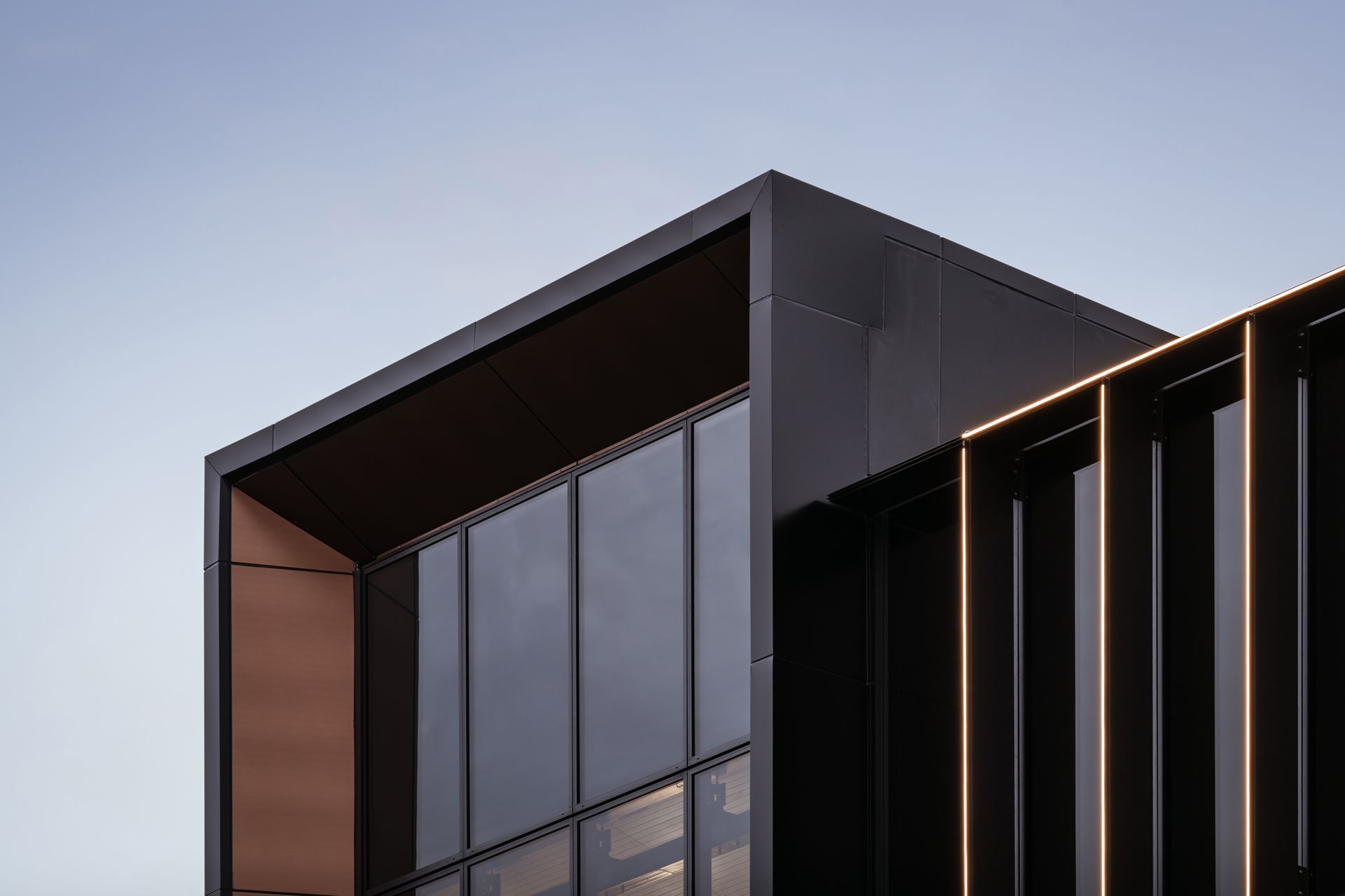 With impressive thermal and acoustic properties, Dimond’s Warm Roof System was integral in helping Manawa House surpass New Zealand’s H1 energy efficiency requirements.