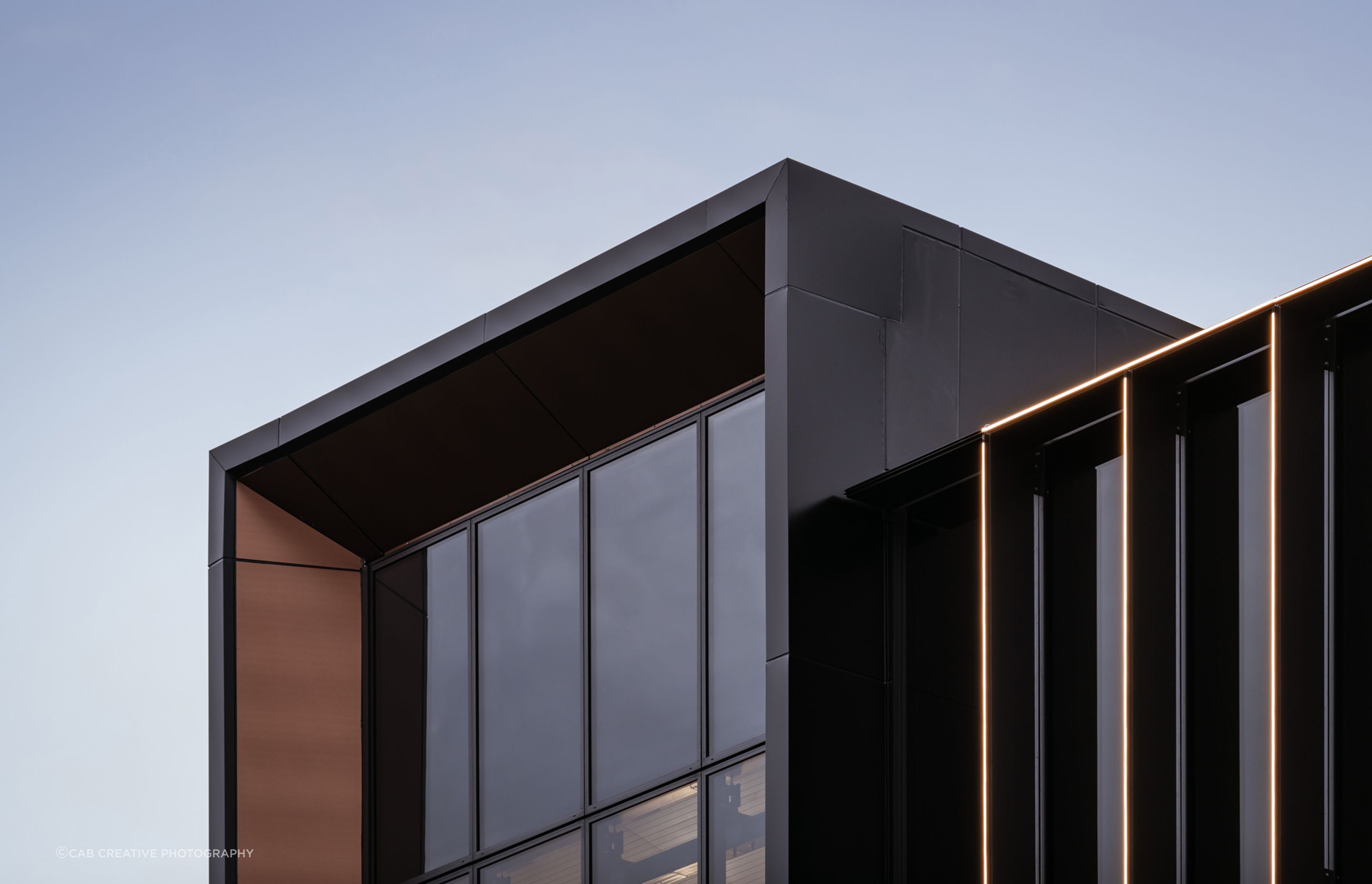 With impressive thermal and acoustic properties, Dimond’s Warm Roof System was integral in helping Manawa House surpass New Zealand’s H1 energy efficiency requirements.