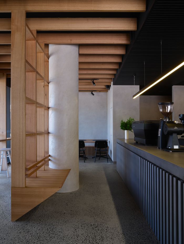 “It was important to create a flow from the entry to the serving section, and then a flow out. This layout accommodates a clean flow of traffic," says Bridget.