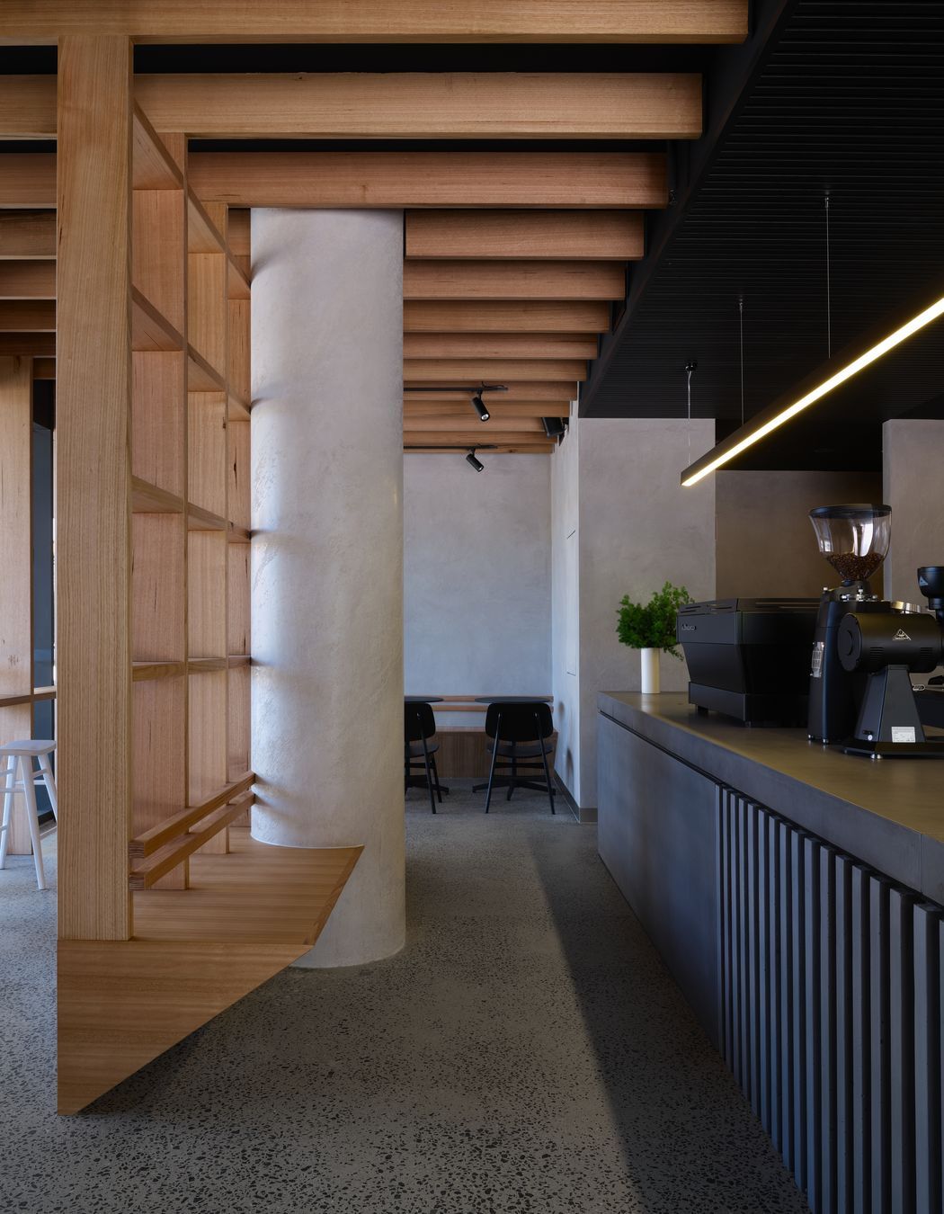 “It was important to create a flow from the entry to the serving section, and then a flow out. This layout accommodates a clean flow of traffic," says Bridget.