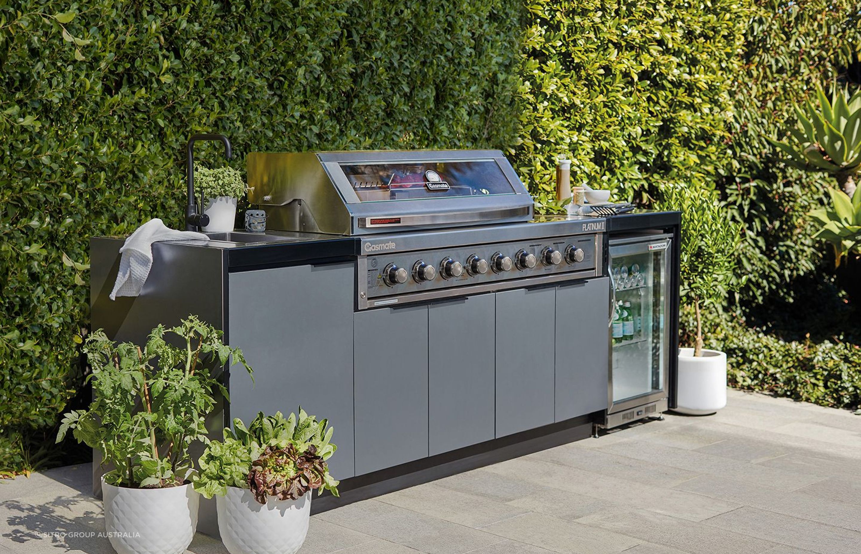 You can create the perfect outdoor kitchen with customisable options like the AlfrescoPlus BBQ Module & Air Frame