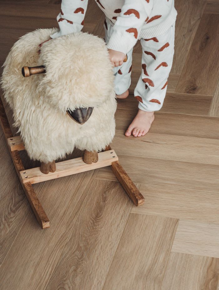 “The top layer of DuracoreSilent is stain, dent, scratch, water, and UV-resistant, making it ideal for the high-traffic demands and sun exposure in Katie’s coastal home."