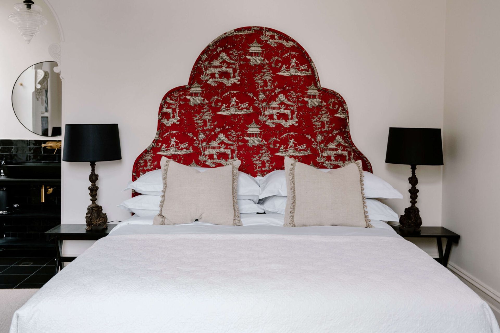 Moss Manor's Ruby suite.