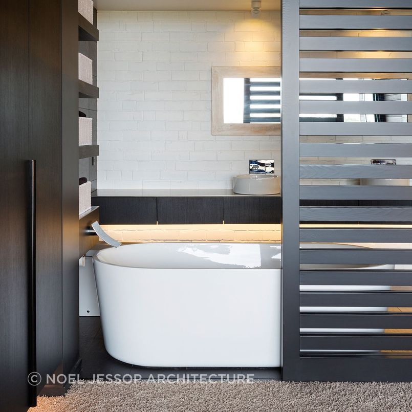 Black-on-white-home-waikato-bathroom.jpg
