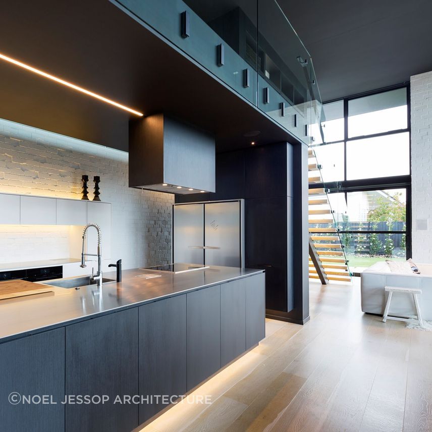Black-on-white-home-waikato-kitchen.jpg