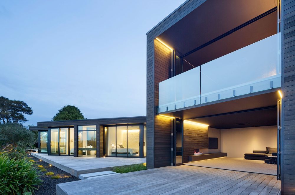 Black-on-white-home-waikato-outdoor-living-space.jpg