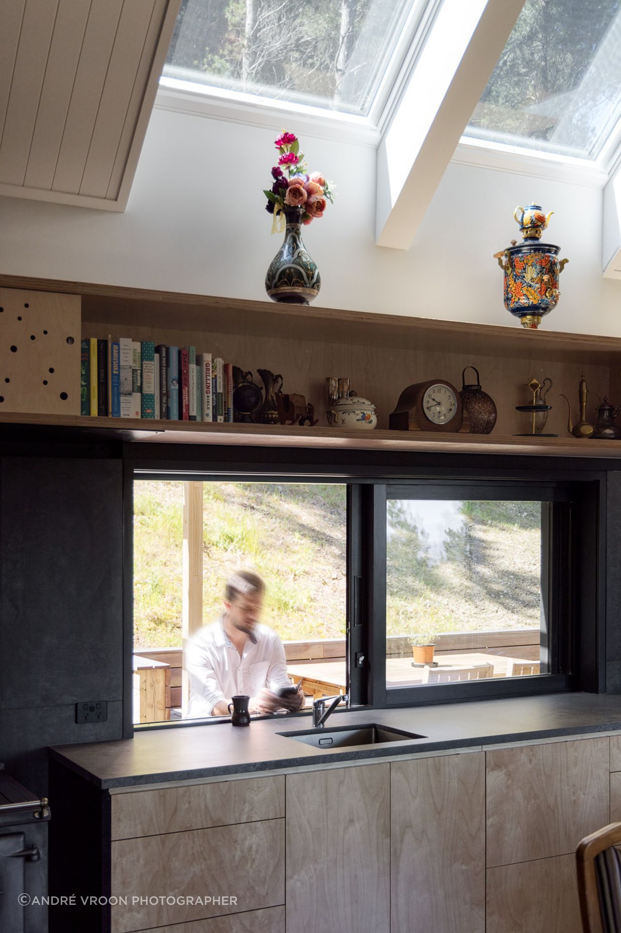 Capturing the view of Lake Wairarapa and the Wairarapa Plains from multiple vantage points, the glazing has also been expertly placed to manage heat loss and heat gains. 