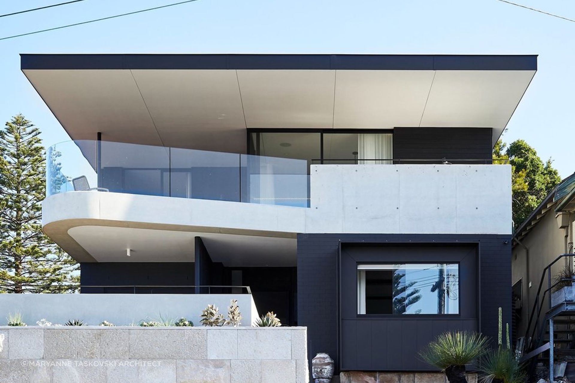 Bronte Beach House - a bungalow transformed into a unique family home. Photography: Pablo Veiga.