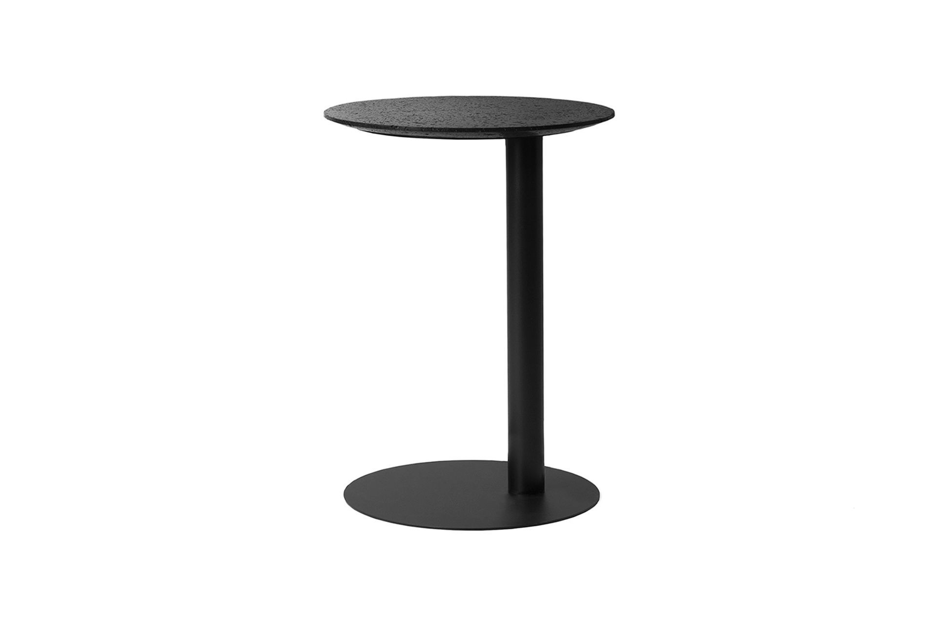 Buzao 'Right' side table by Remodern
