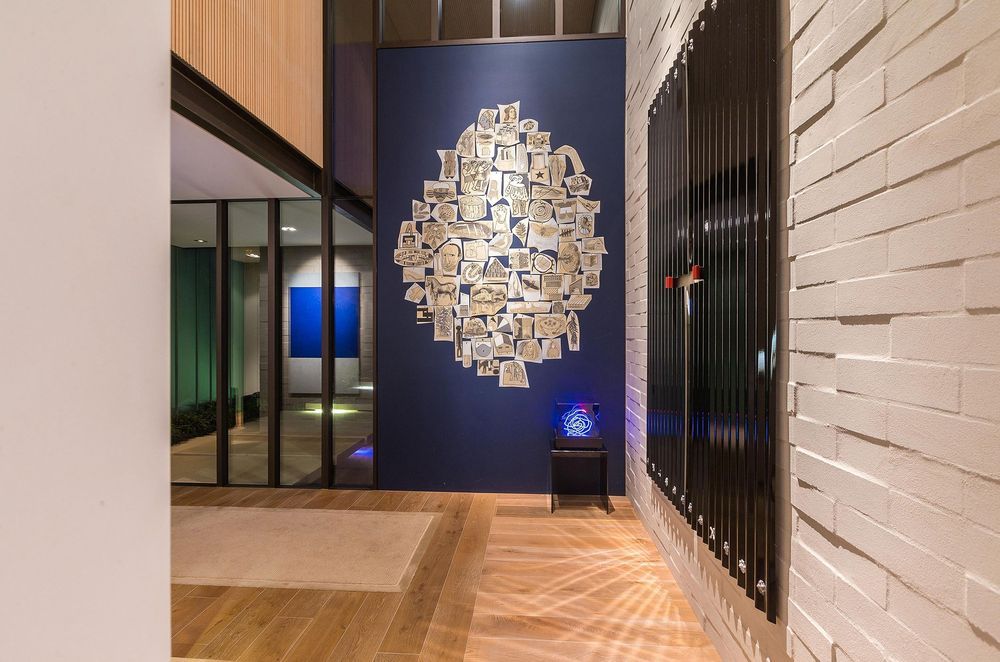 CLIFFTOP-HOUSE-HOBSON-BAY-HALLWAY.jpg