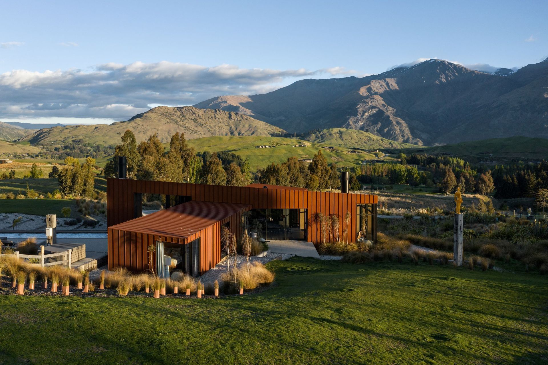 The one-of-a-kind Corten House by Anna-Marie Chin Architects. | Photography: Simon Devitt
