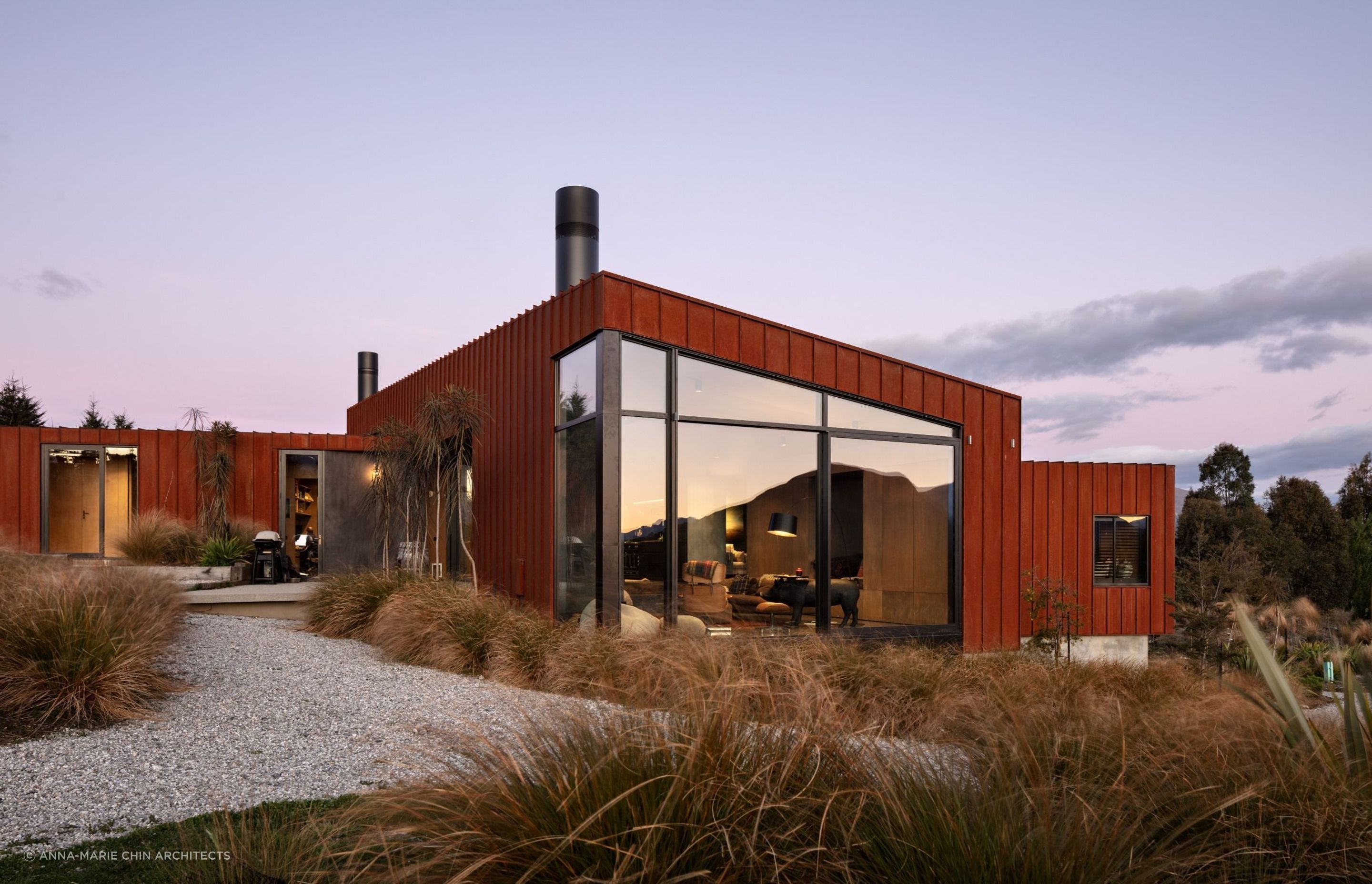 The dynamic facade of Corten House by Anna Marie Chin Architects. | Photography: Simon Devitt