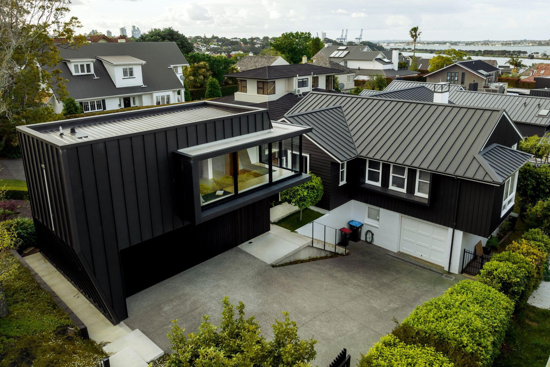 The house's new striking colour scheme unifies it and gives it a contemporary look.