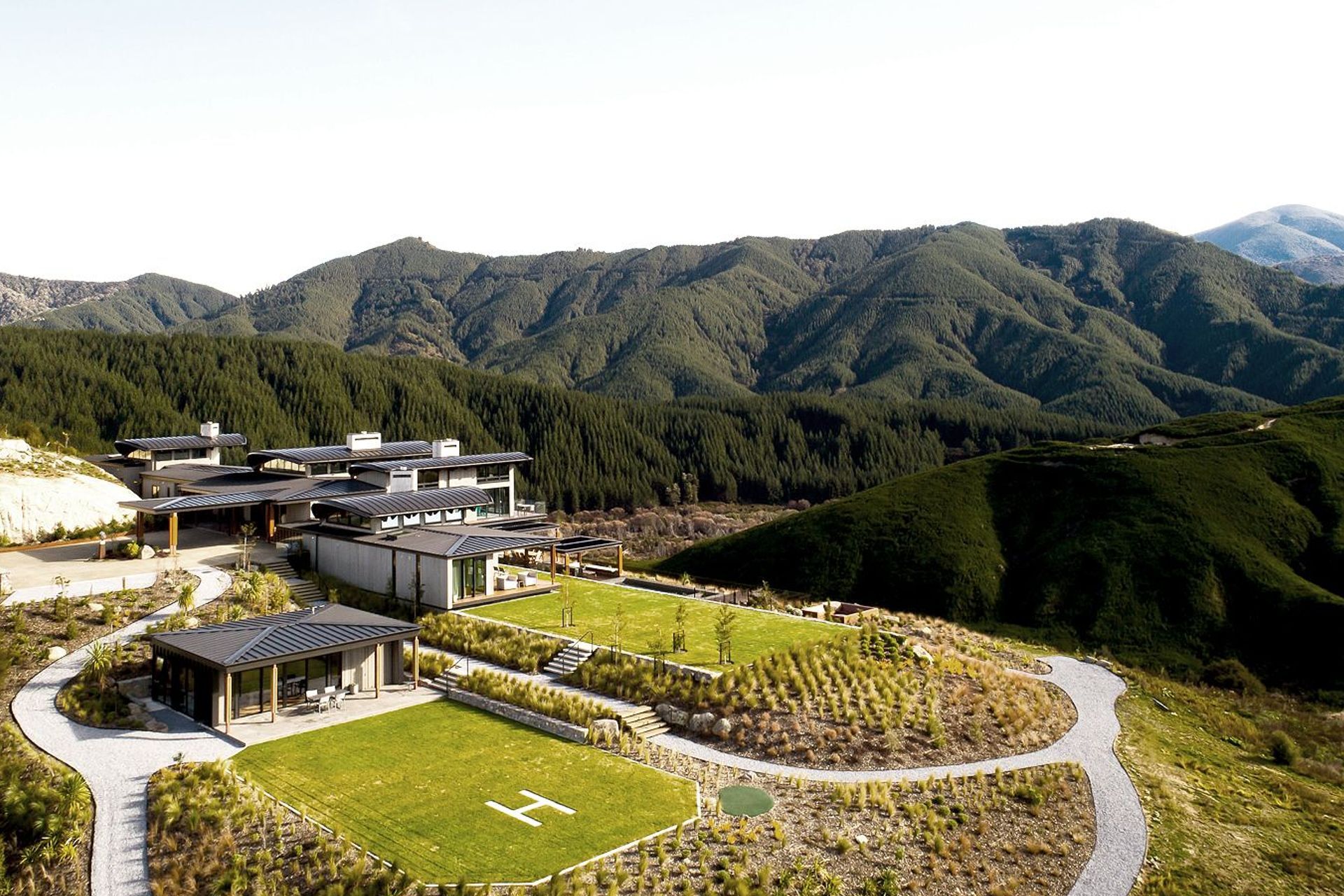 “It has almost 1000 square meters of roof area. But it doesn't feel that big. It feels generous, but not ridiculous. And the idea was to create homely spaces that all interconnect,” says Simon.