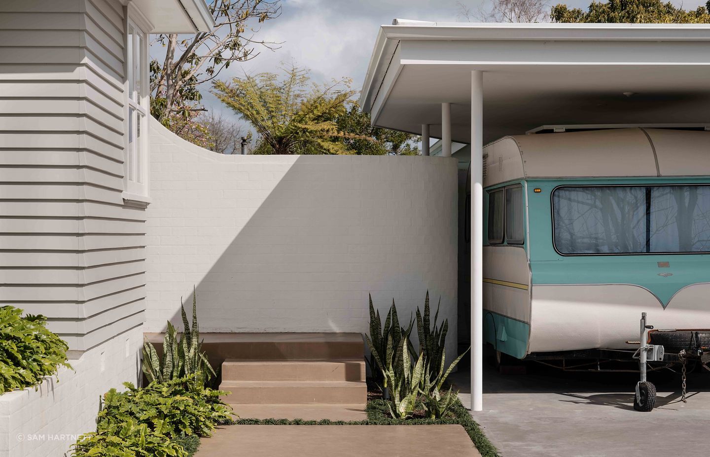 The carport was built to look like it's floating.