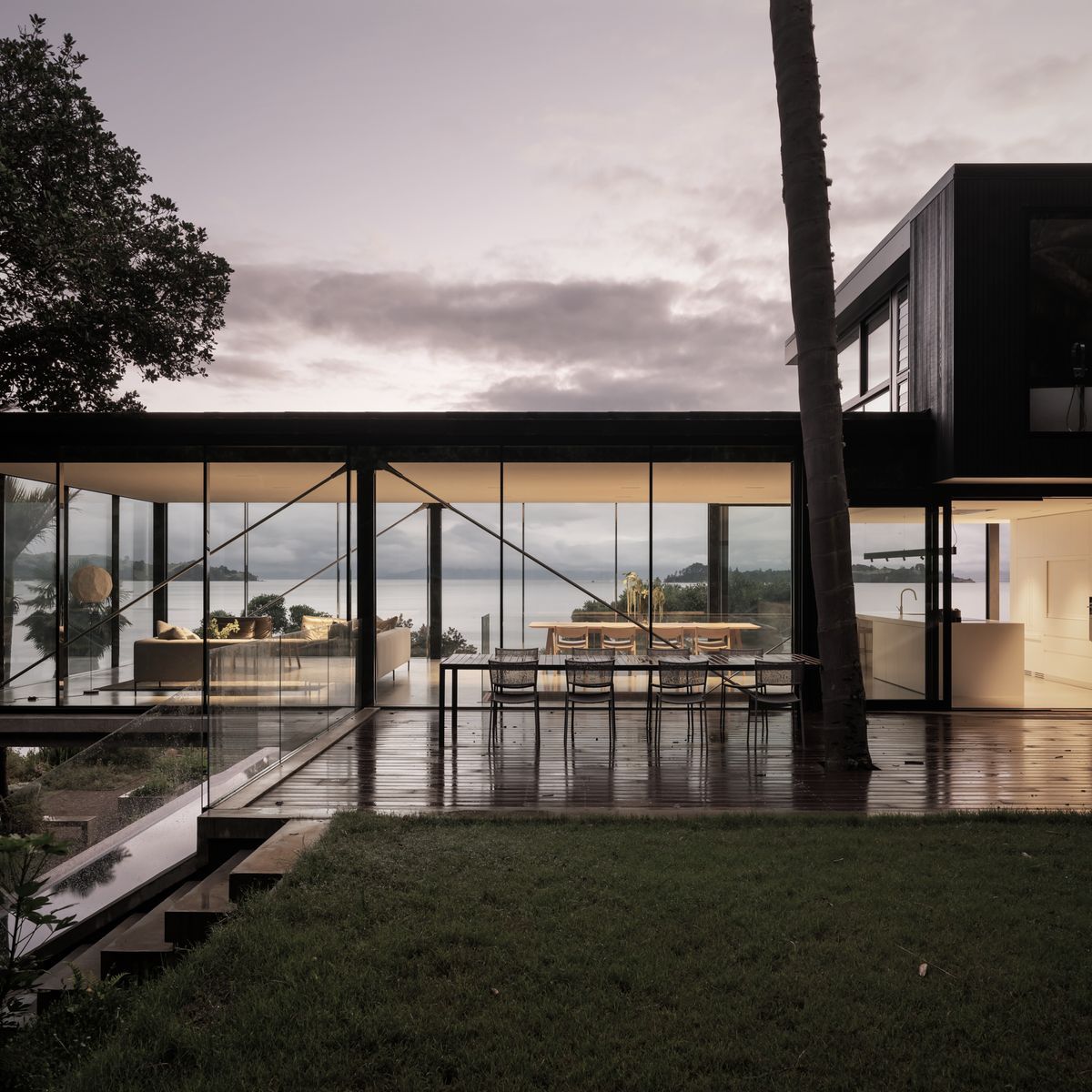 An airy new build embraces the Kiwi experience