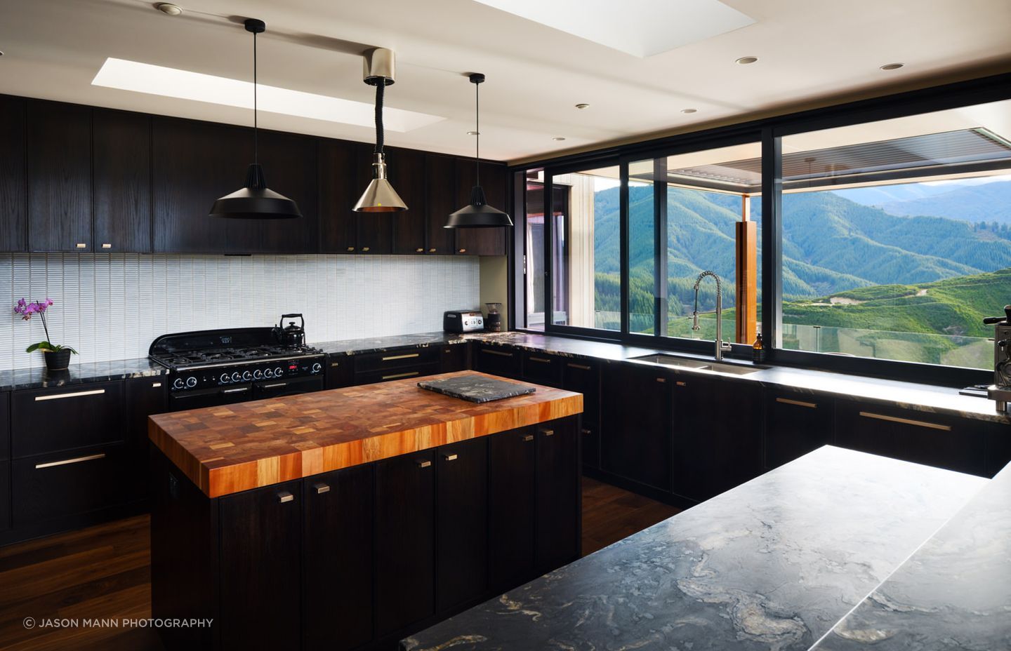 Simon says Jerram Tocker Barron Architects worked closely with the chef in the kitchen design. “He had a lot of say, so that was good. It was nice to give them exactly what they were after.”