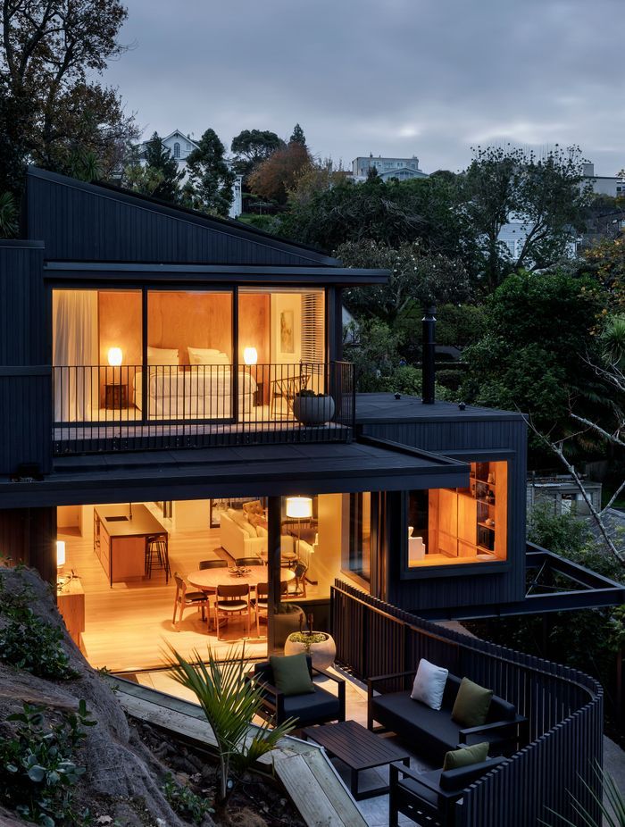 “There was a balance between capturing views and connecting with nature while maintaining privacy and making sure the house wasn't too transparent,” says Hamish.
