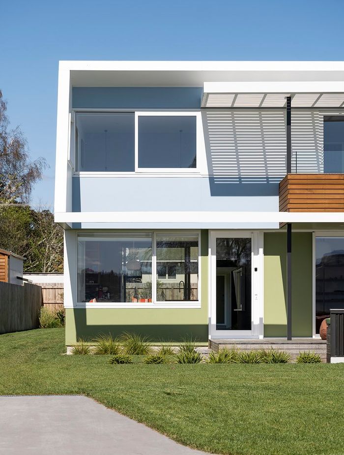 G House's two-storey form is inspired by the surrounding 1950s architecture: clean lines, pastel shades, and a sense of functionality over ornamentation. 