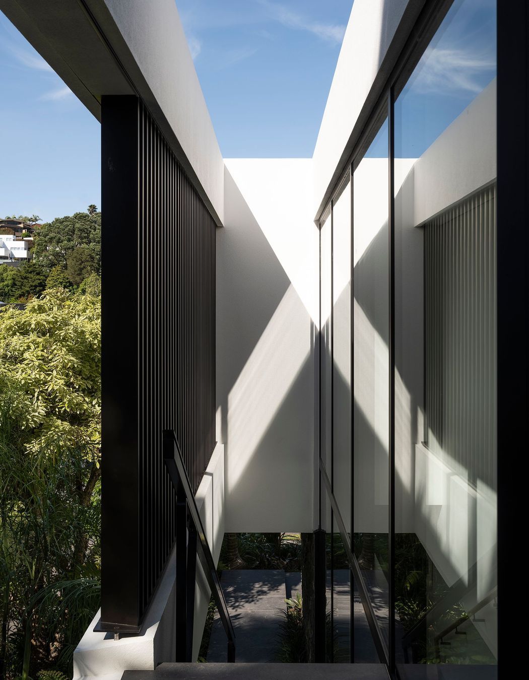 The cladding detailing in the tall stairwells was another challenging moment for the installation team.