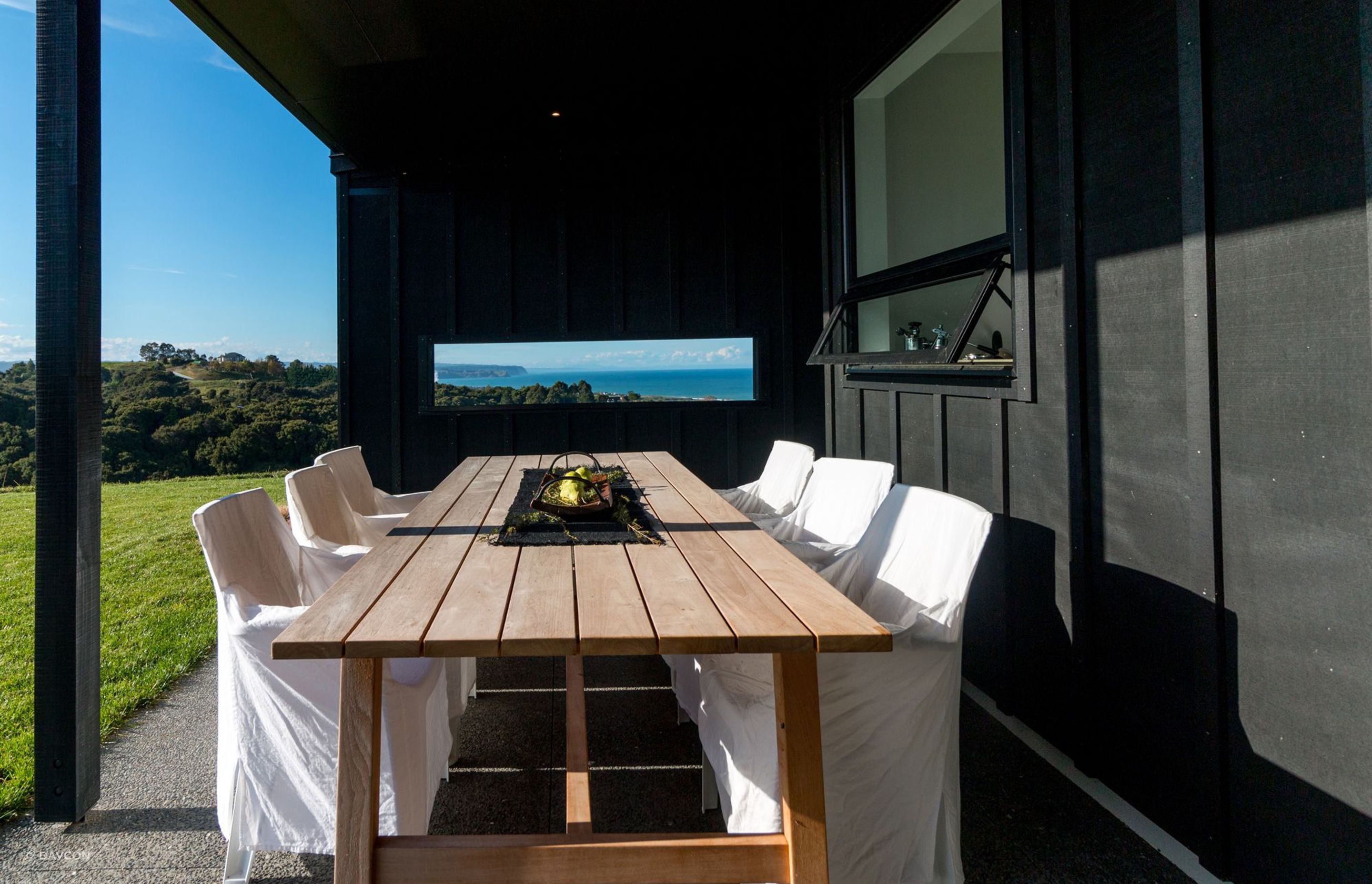 A sheltered courtyard with framed and unframed views.