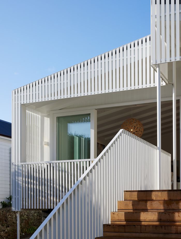 When the house was bought, it had existing decks off the living area none of which connected to the sloping back yard. The families now make the most of the extended house. “Nigel loves his cooking and barbecuing.”