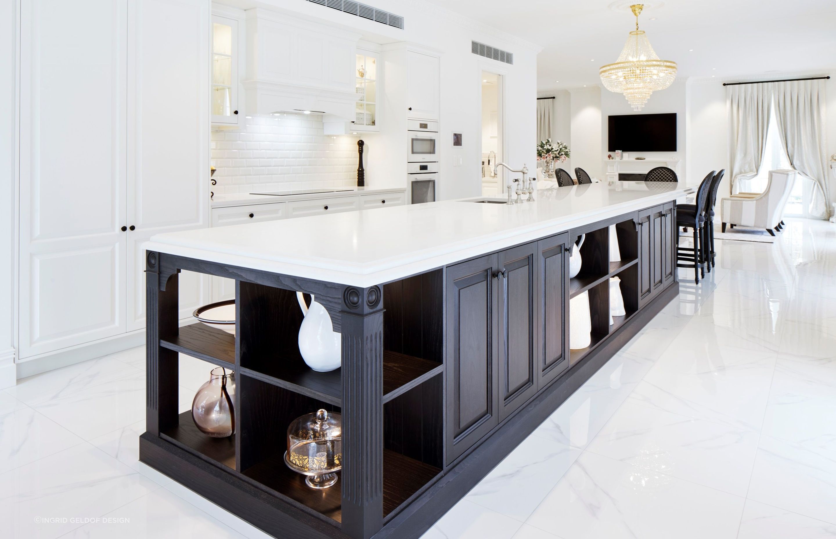 This award-winning kitchen in Fendalton by Ingrid Geldof Design shows how elegant a black and white kitchen can look in a classical setting.