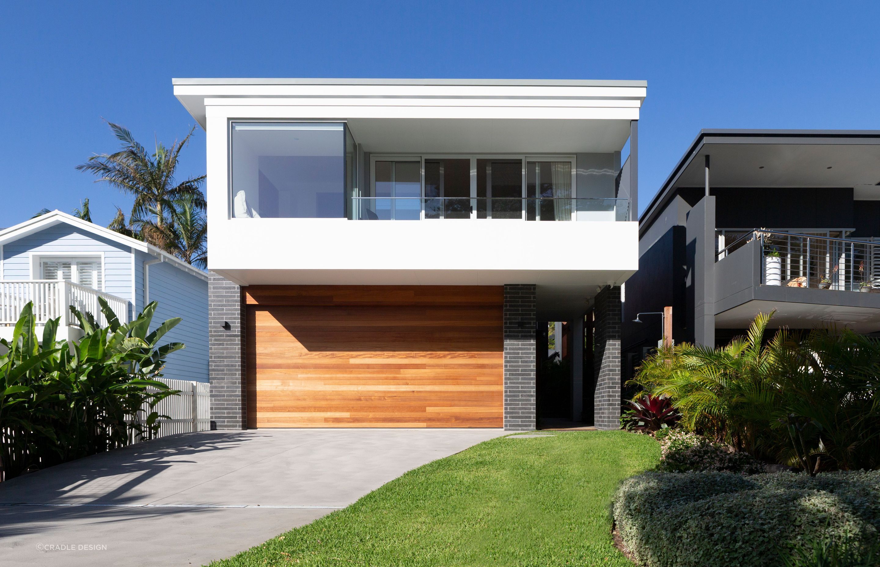 Freshwater Beach House entrance. Photography: Stefanie Zingsheim Photography.