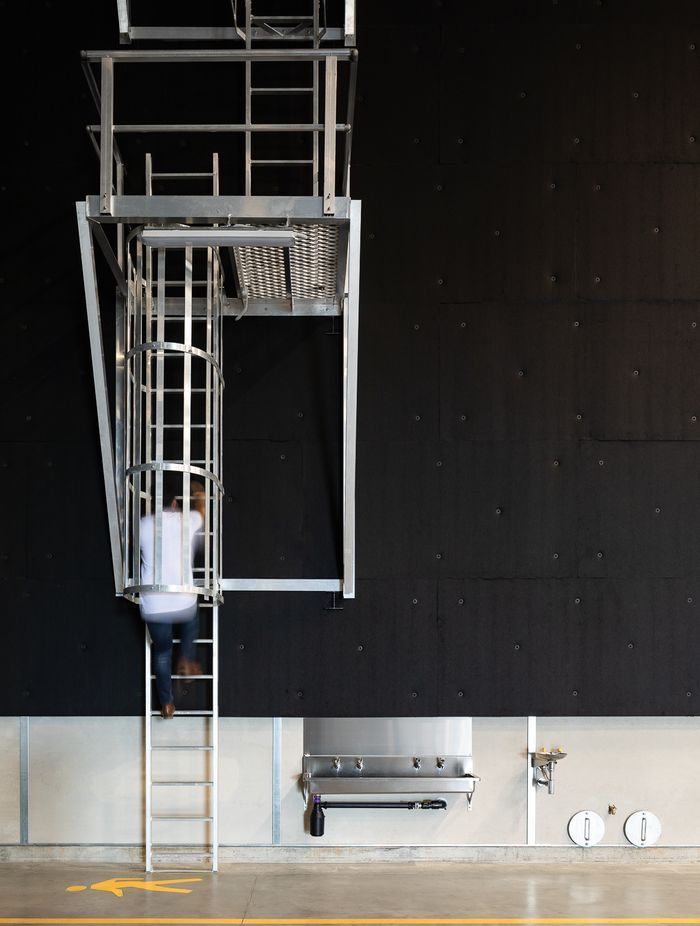 Flexibility of use, acoustic performance, and vibration isolation were the three key drivers for design.