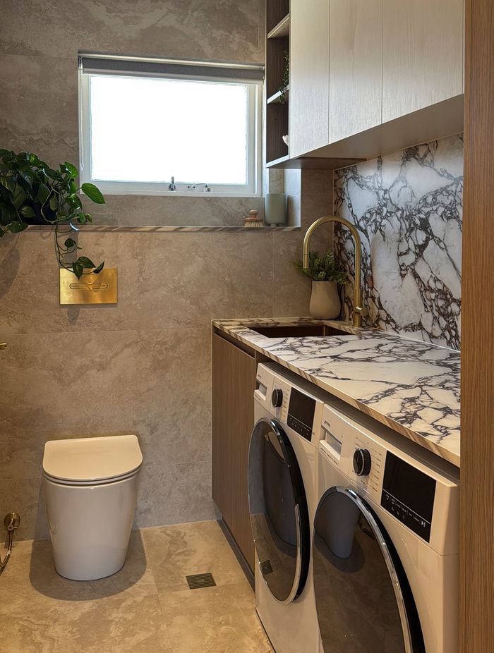 The stone has been used throughout the apartment, continuing the aesthetic.