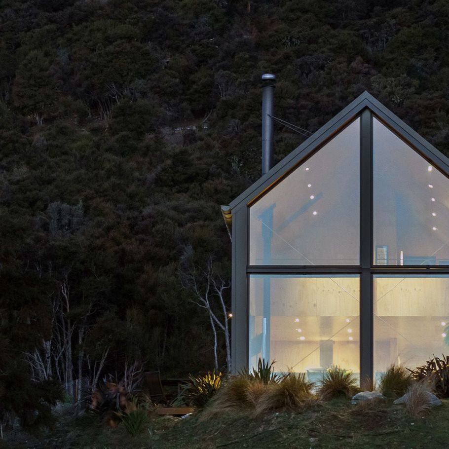 A minimalist mountain cabin on the slopes of Mount Iron