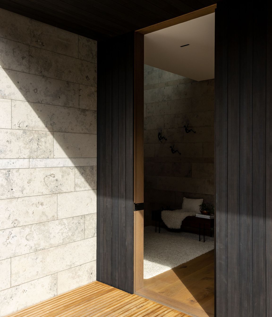 The entrance is discreet and unobtrusive.