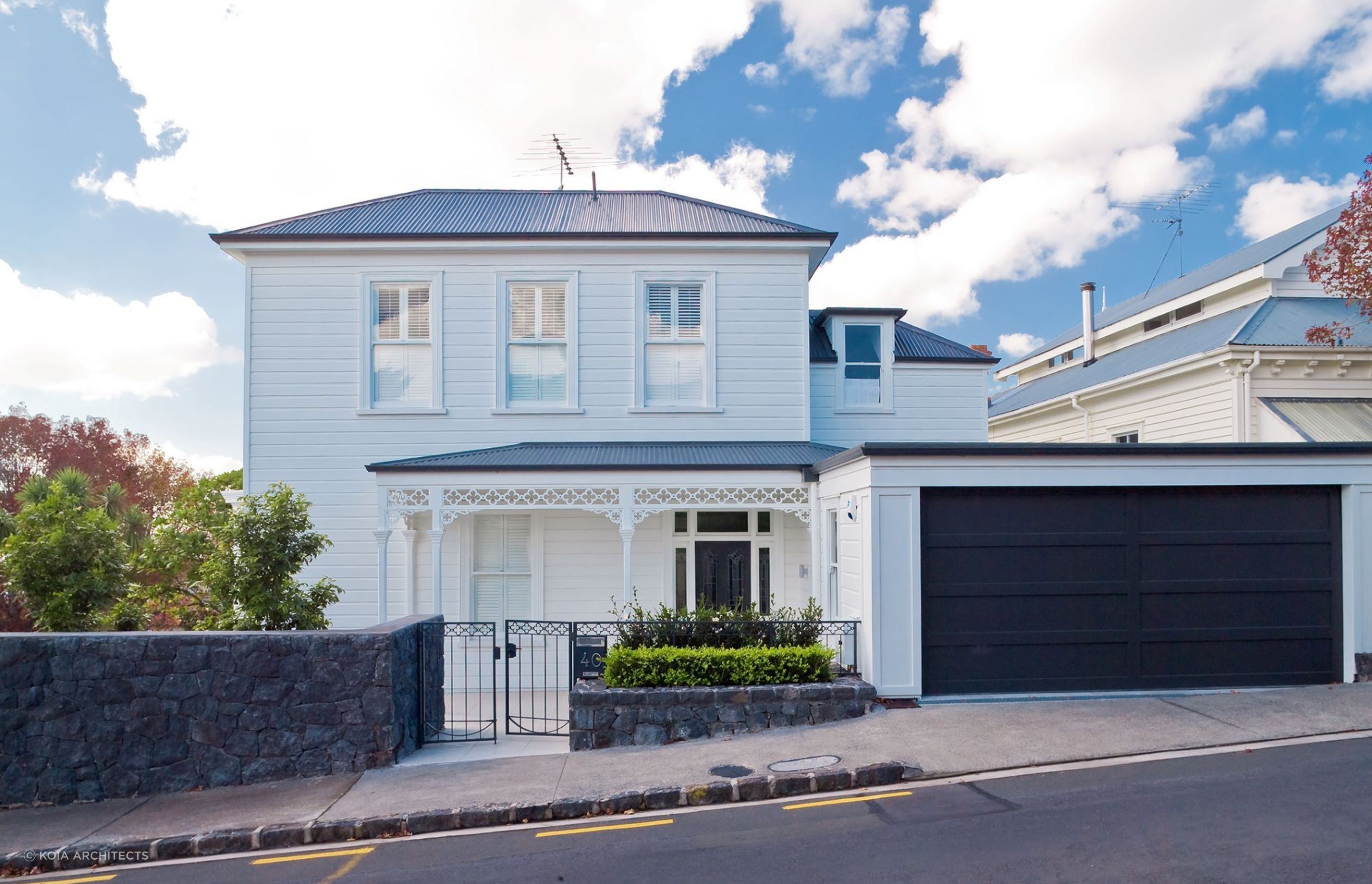 This Wood Street villa was originally owned by the artist, Charles Bloomfield, who famously depicted the Pink and White Terraces.